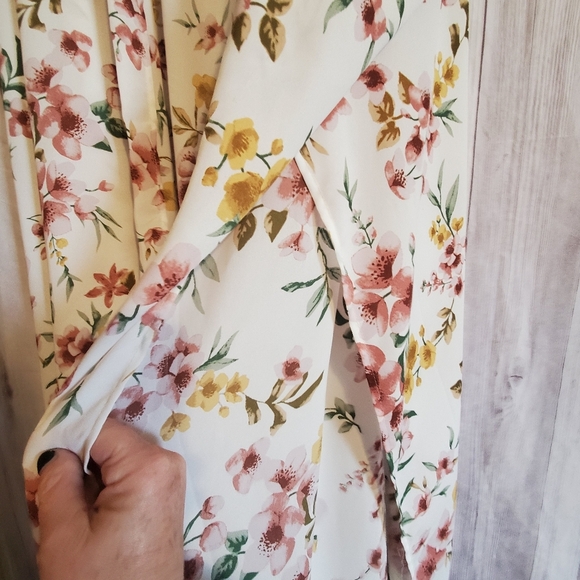 GEE GEE KOMONO FLORAL PRINT. LONG LARGE. - Picture 3 of 8